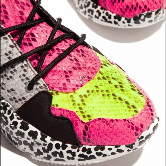💕 Neon Snake Skin & Cheetah Print Tennis Shoes - Picture 7 of 8